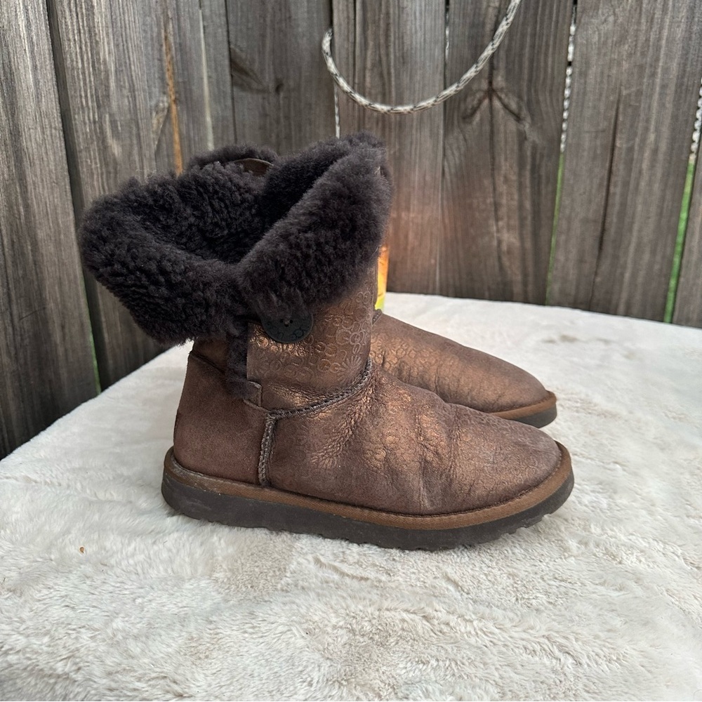 UGG Brown Boots with Fur Lining size 7
